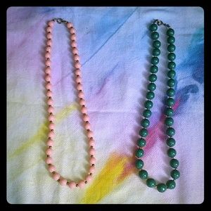 Set of 2 vintage immitation pearl necklaces GUC